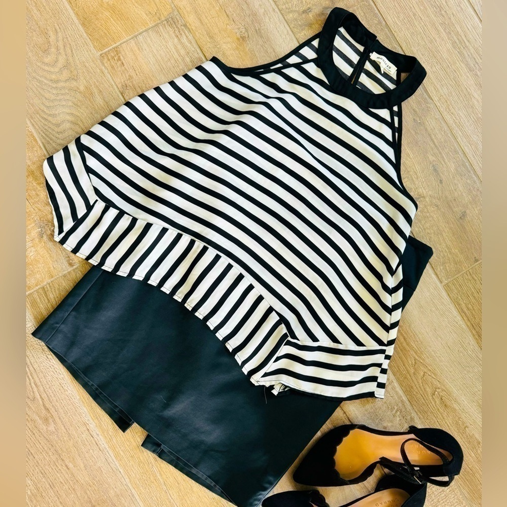 Monteau Flowy Black & White Stripped Top Size Small